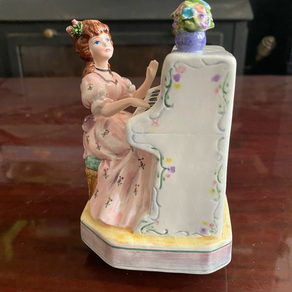 Vintage 1996 Yamada Lefton Fascination Waltz Music Box Figurine Girl at Piano